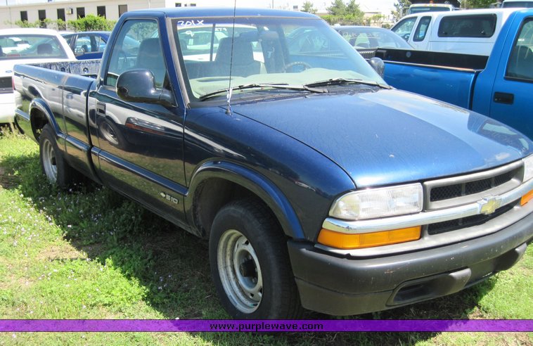 image for item 3847 1998 Chevrolet S10