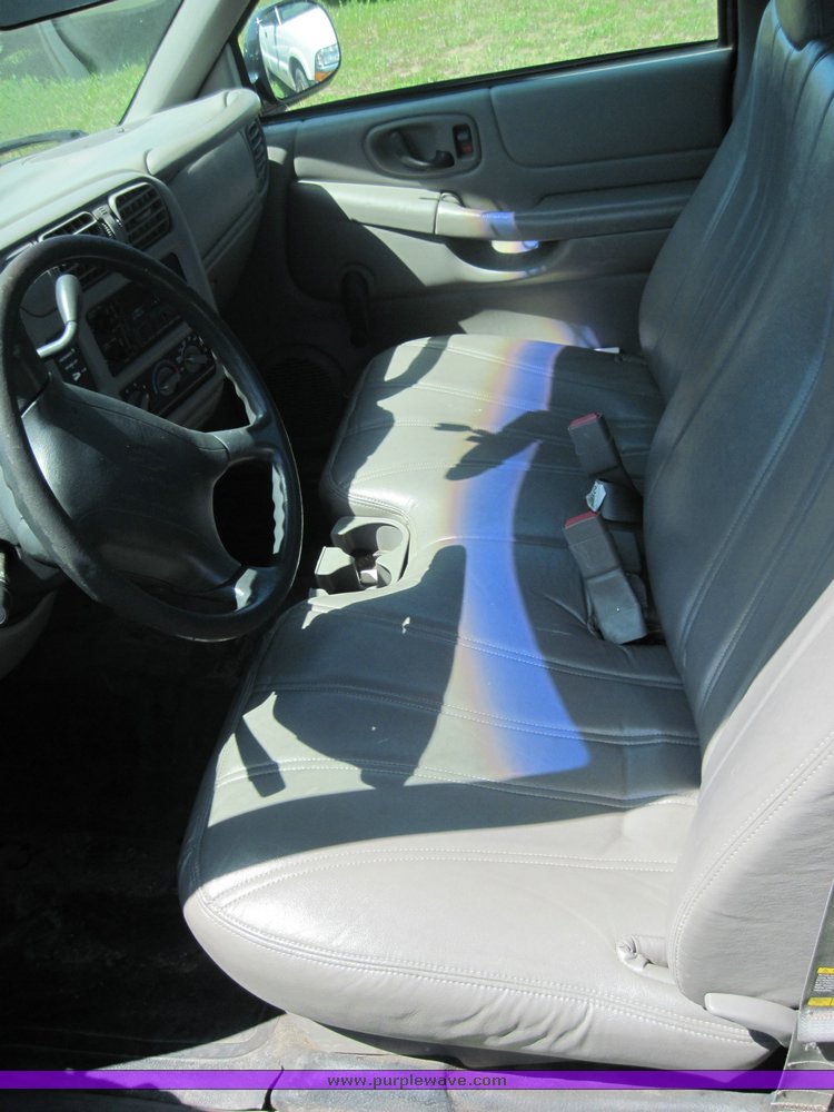 image for item 3847 1998 Chevrolet S10