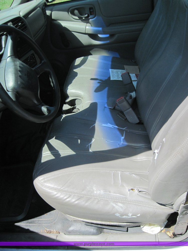 image for item 3848 1999 Chevrolet S10