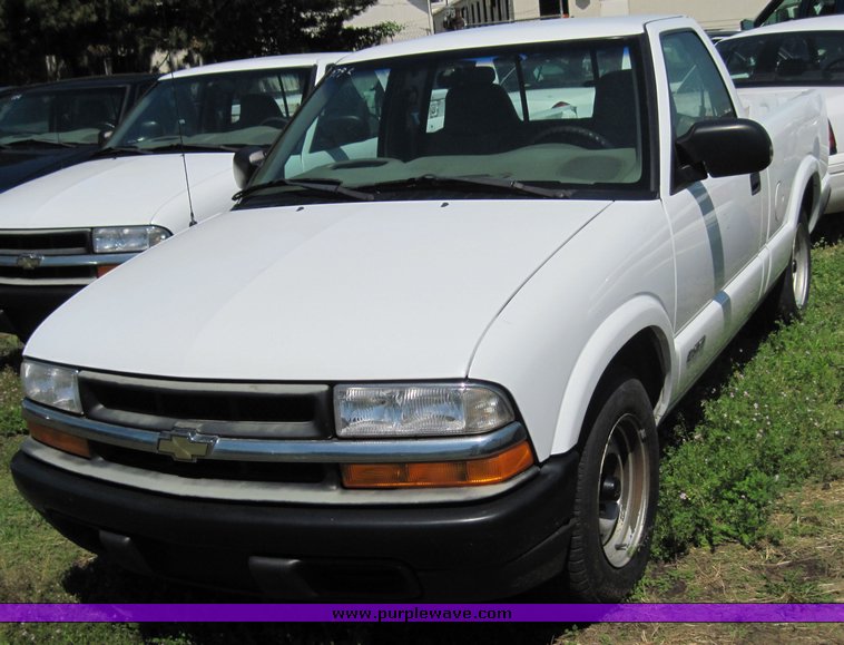 image for item 3849 1999 Chevrolet S10