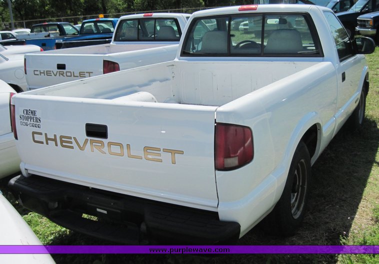image for item 3849 1999 Chevrolet S10