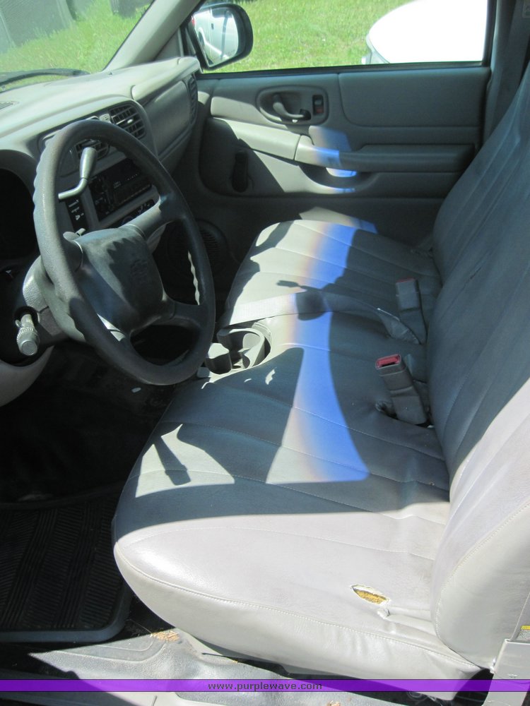 image for item 3849 1999 Chevrolet S10