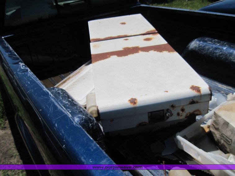 image for item 3851 1998 Chevrolet S10