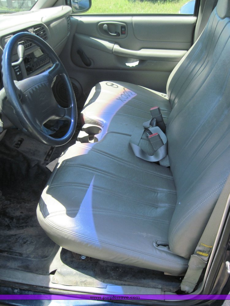 image for item 3851 1998 Chevrolet S10