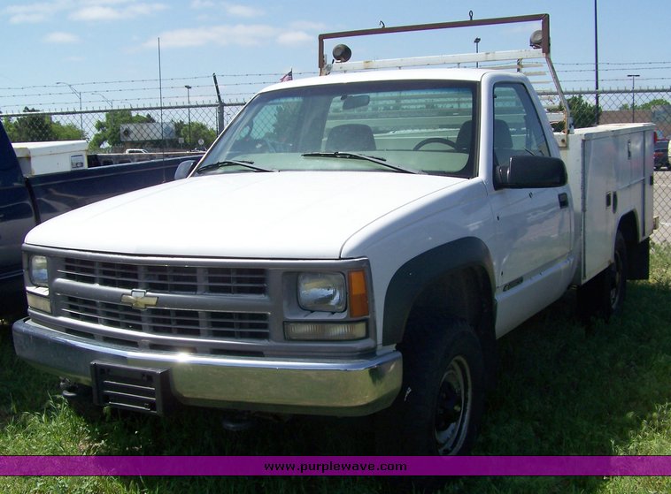image for item 3858 1998 Chevrolet K2500 pickup truck