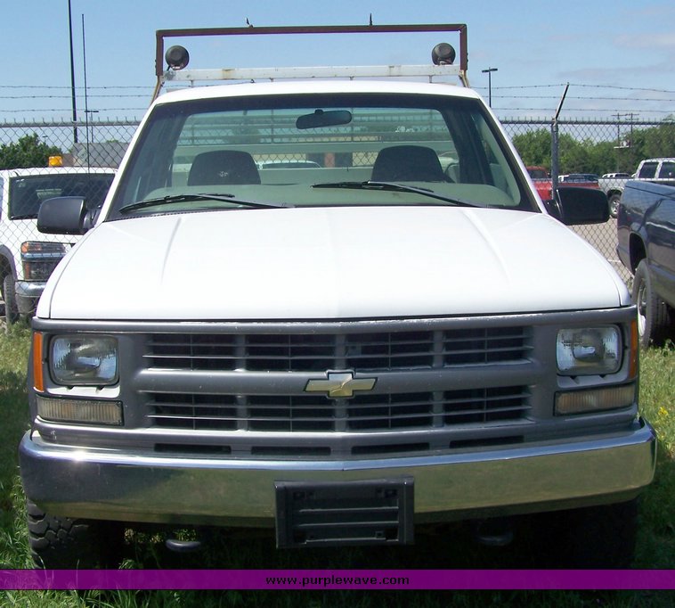 image for item 3858 1998 Chevrolet K2500 pickup truck