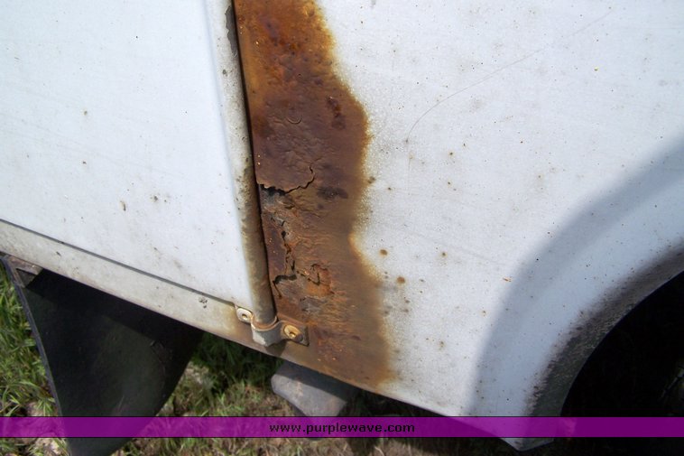 image for item 3858 1998 Chevrolet K2500 pickup truck