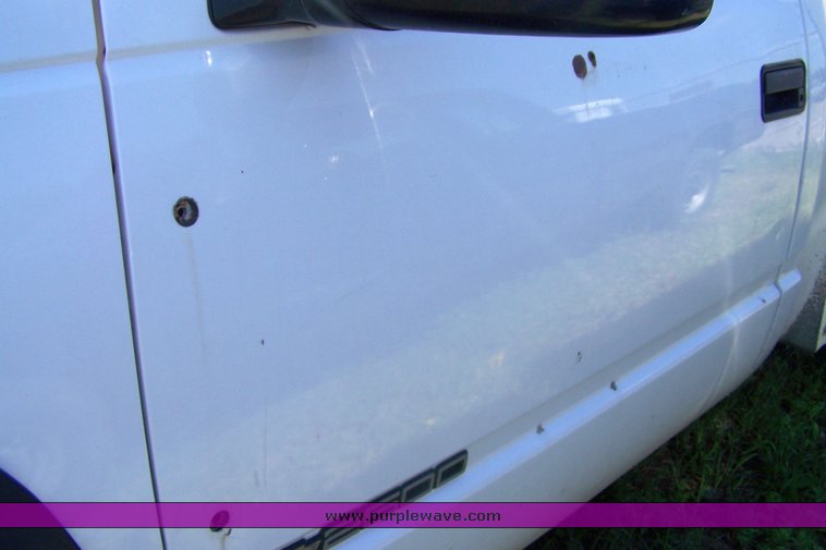 image for item 3858 1998 Chevrolet K2500 pickup truck