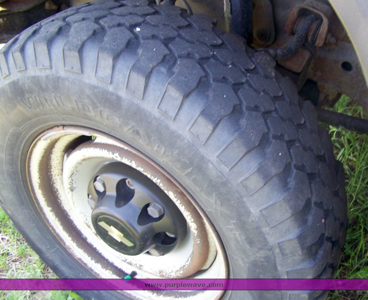 image for item 3858 1998 Chevrolet K2500 pickup truck