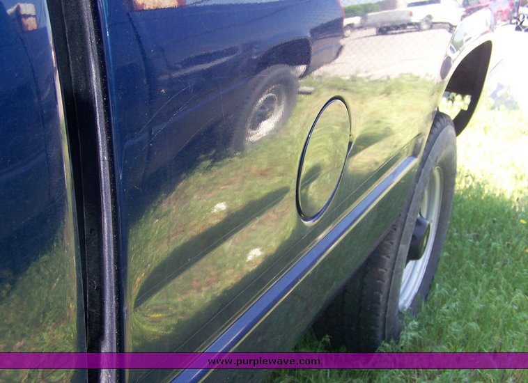 image for item 3861 2000 Chevrolet C2500 pickup truck