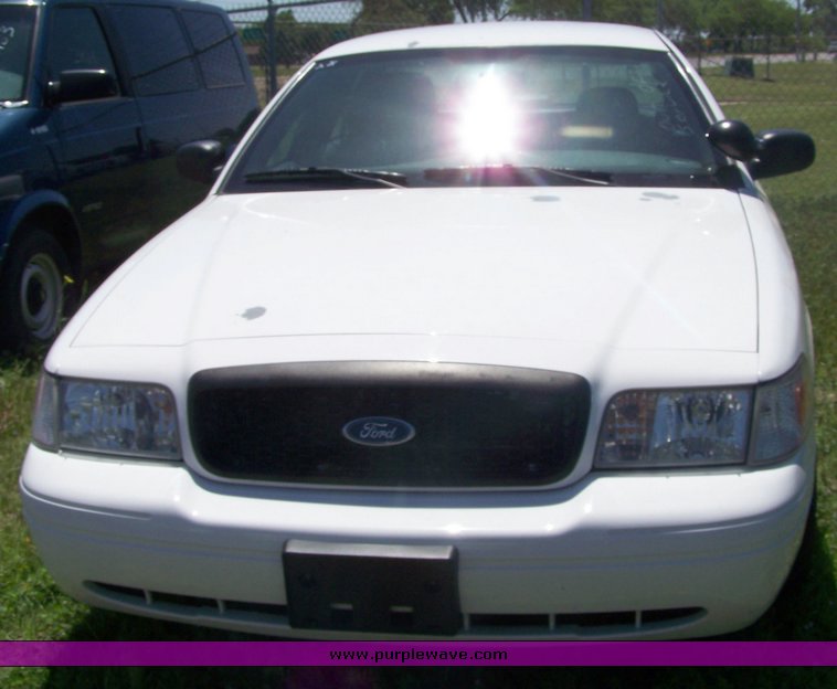 image for item 3863 2006 Ford Crown Victoria Police Interceptor