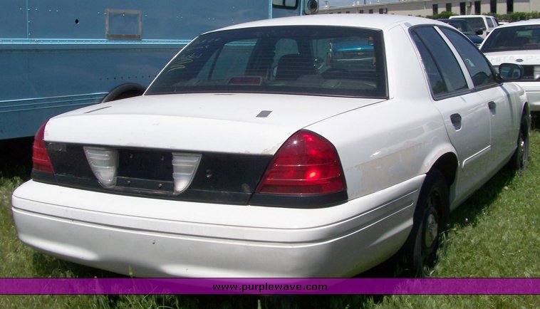 image for item 3863 2006 Ford Crown Victoria Police Interceptor