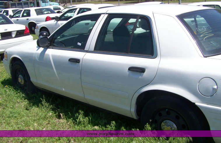 image for item 3863 2006 Ford Crown Victoria Police Interceptor