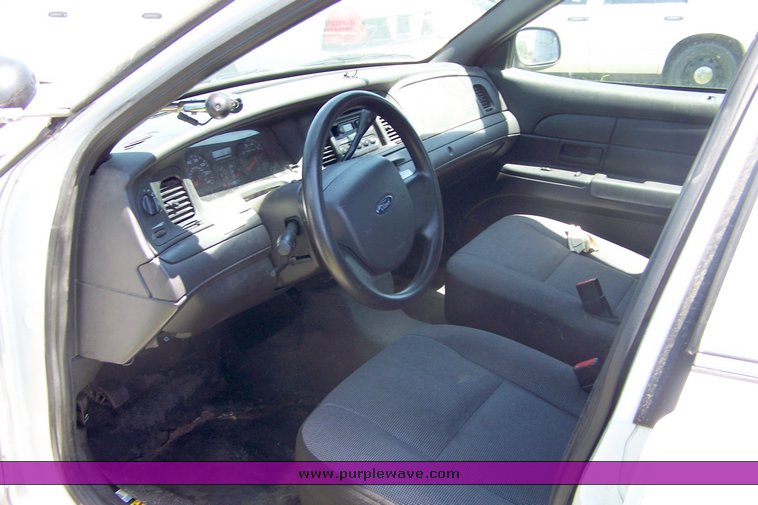 image for item 3863 2006 Ford Crown Victoria Police Interceptor