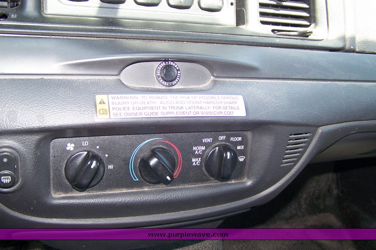 image for item 3863 2006 Ford Crown Victoria Police Interceptor