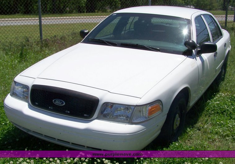 image for item 3865 2006 Ford Crown Victoria Police Interceptor