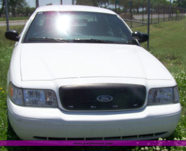 image for item 3865 2006 Ford Crown Victoria Police Interceptor