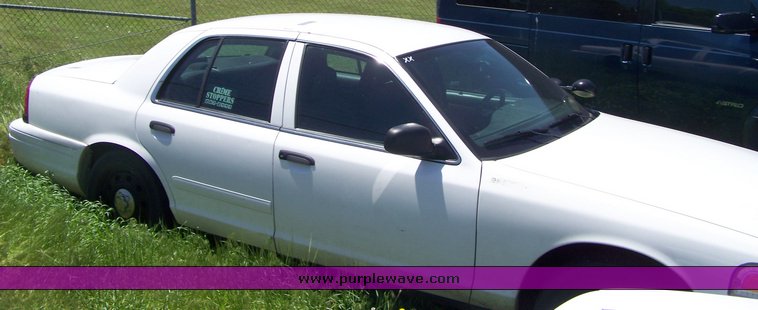 image for item 3865 2006 Ford Crown Victoria Police Interceptor