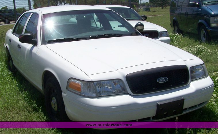 image for item 3866 2006 Ford Crown Victoria Police Interceptor