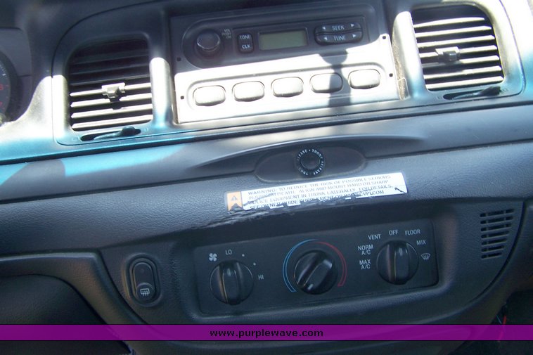 image for item 3866 2006 Ford Crown Victoria Police Interceptor