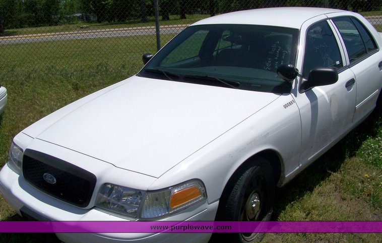image for item 3867 2006 Ford Crown Victoria Police Interceptor