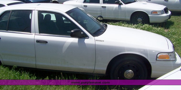 image for item 3867 2006 Ford Crown Victoria Police Interceptor
