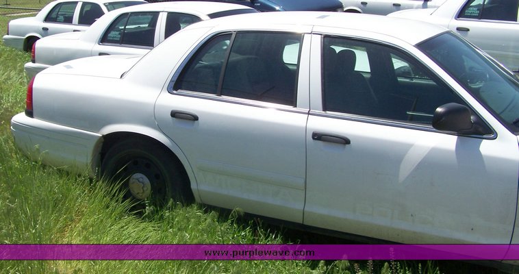 image for item 3867 2006 Ford Crown Victoria Police Interceptor