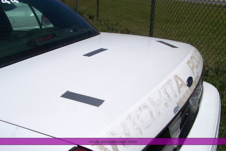 image for item 3867 2006 Ford Crown Victoria Police Interceptor