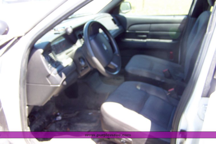 image for item 3867 2006 Ford Crown Victoria Police Interceptor