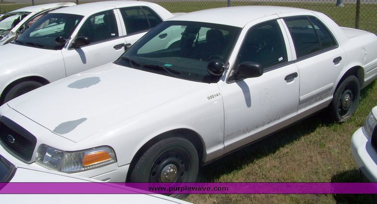 image for item 3868 2006 Ford Crown Victoria Police Interceptor