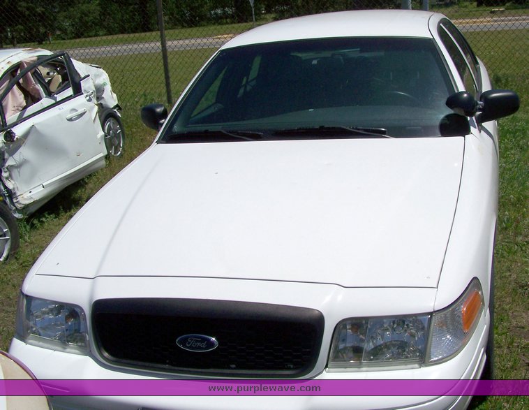 image for item 3869 2006 Ford Crown Victoria Police Interceptor