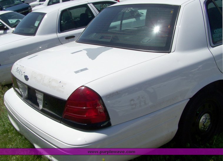 image for item 3869 2006 Ford Crown Victoria Police Interceptor