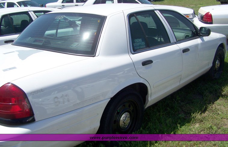image for item 3869 2006 Ford Crown Victoria Police Interceptor