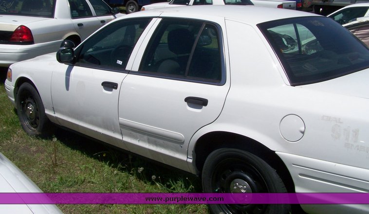 image for item 3869 2006 Ford Crown Victoria Police Interceptor