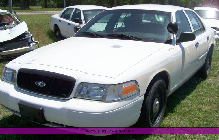 image for item 3871 2006 Ford Crown Victoria Police Interceptor