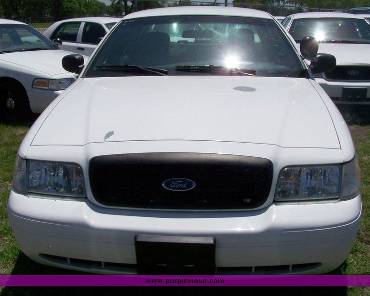 image for item 3871 2006 Ford Crown Victoria Police Interceptor