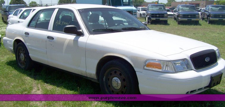 image for item 3871 2006 Ford Crown Victoria Police Interceptor
