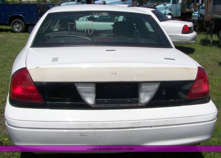 image for item 3871 2006 Ford Crown Victoria Police Interceptor