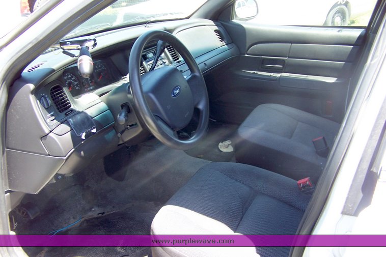 image for item 3871 2006 Ford Crown Victoria Police Interceptor