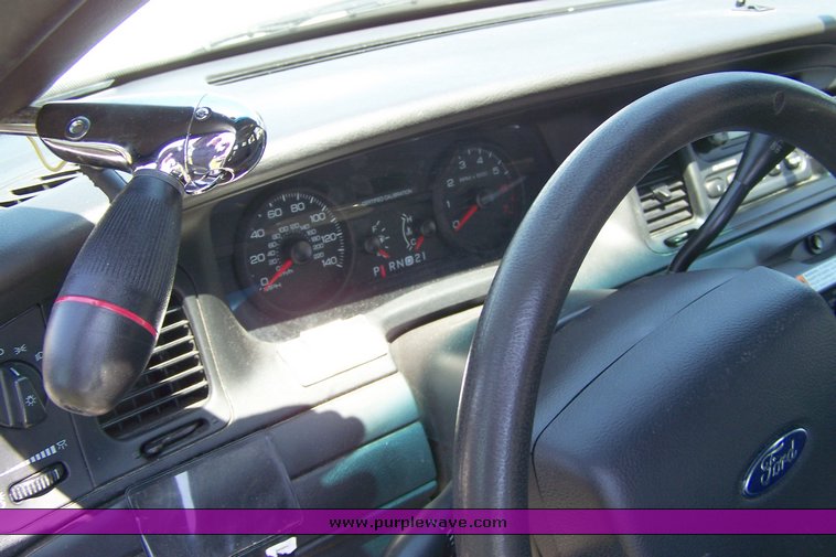 image for item 3871 2006 Ford Crown Victoria Police Interceptor