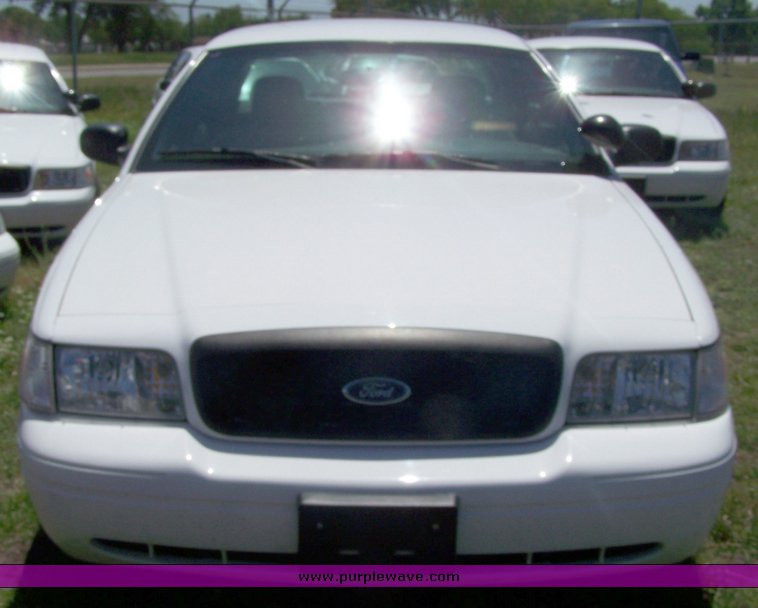image for item 3872 2006 Ford Crown Victoria Police Interceptor