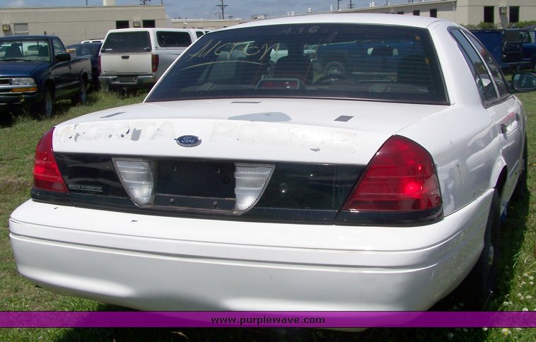 image for item 3872 2006 Ford Crown Victoria Police Interceptor