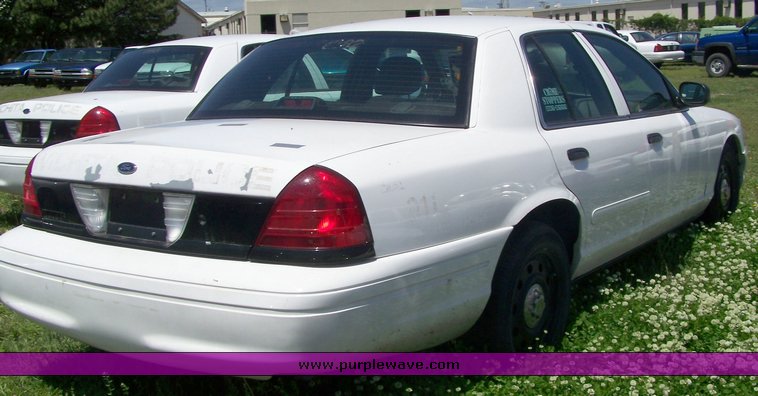image for item 3873 2006 Ford Crown Victoria Police Interceptor