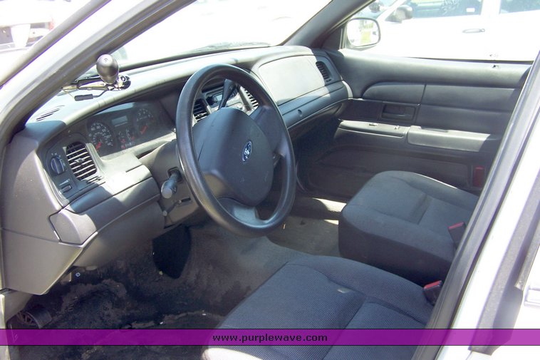 image for item 3873 2006 Ford Crown Victoria Police Interceptor