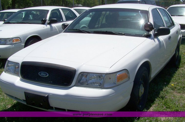 image for item 3874 2006 Ford Crown Victoria Police Interceptor