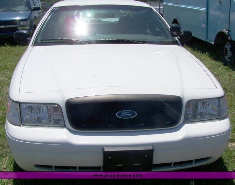 image for item 3874 2006 Ford Crown Victoria Police Interceptor