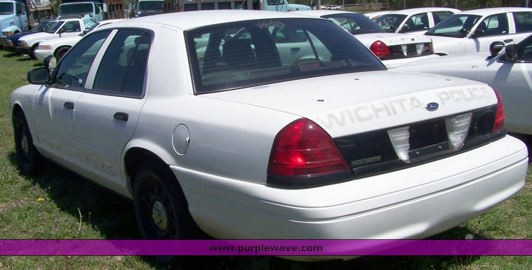 image for item 3874 2006 Ford Crown Victoria Police Interceptor