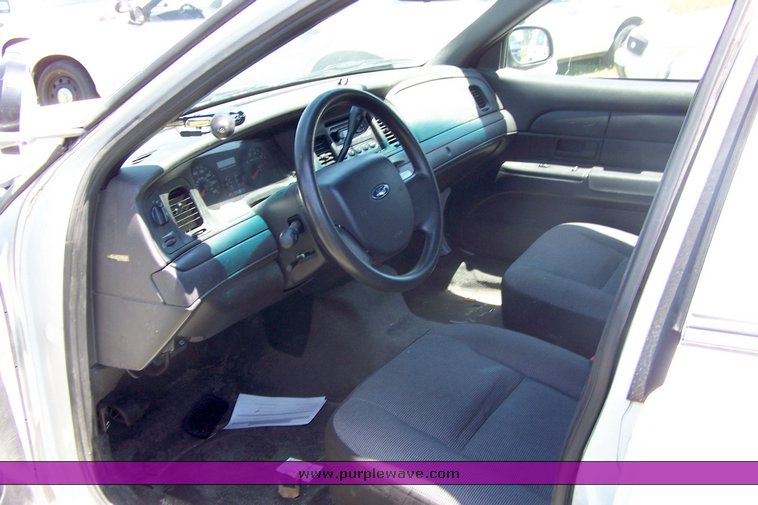 image for item 3874 2006 Ford Crown Victoria Police Interceptor
