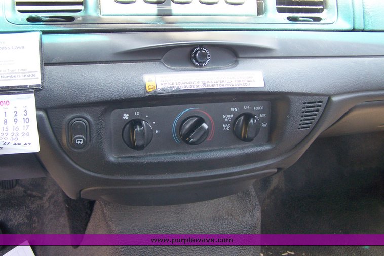 image for item 3874 2006 Ford Crown Victoria Police Interceptor