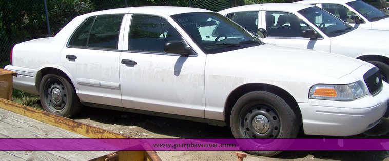image for item 3878 2006 Ford Crown Victoria Police Interceptor